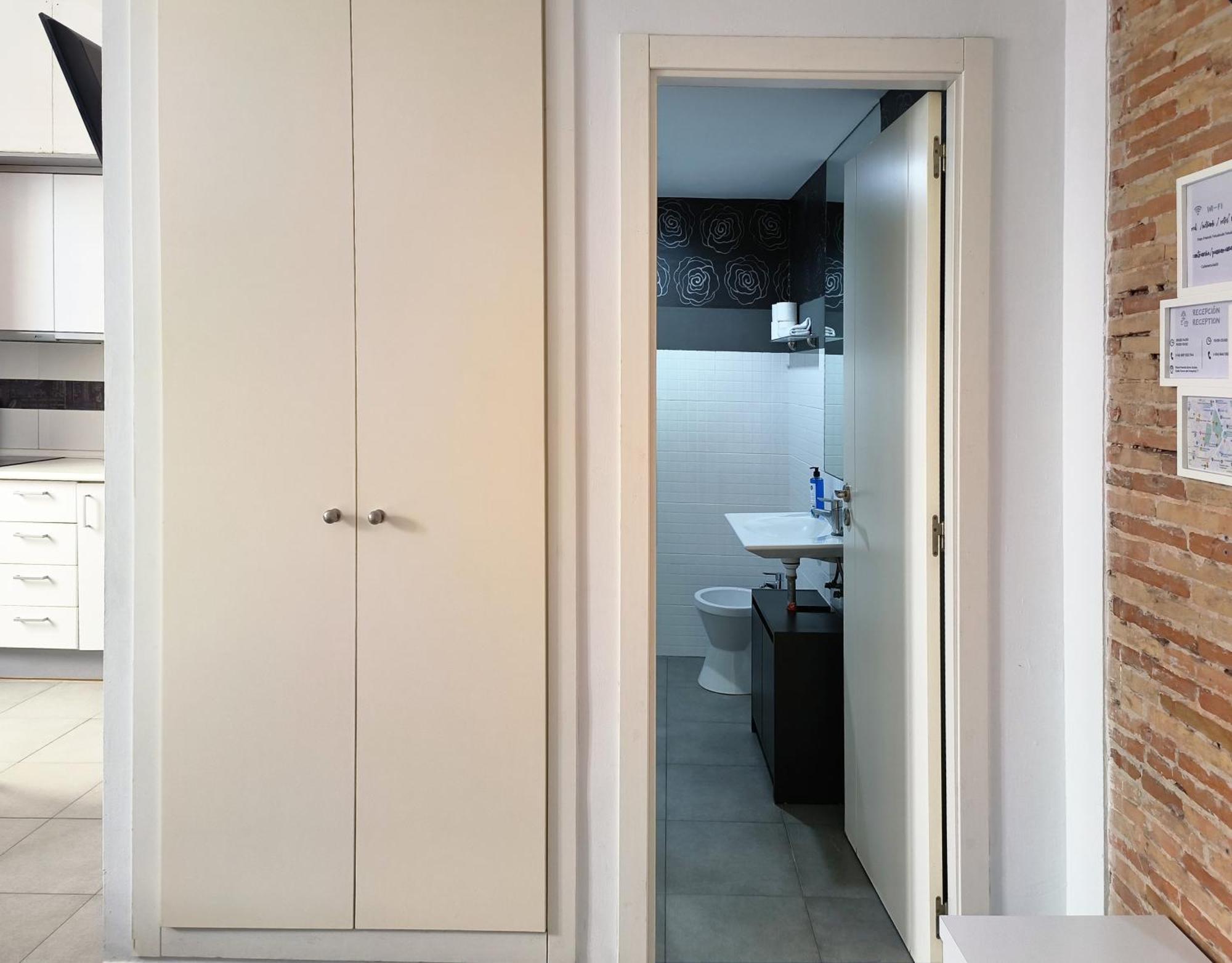 Flats Friends Tetuan Apartment Valencia Exterior photo